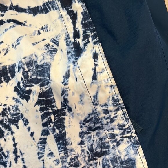 The North Face Girls Rain Jacket - Picture 7 of 7